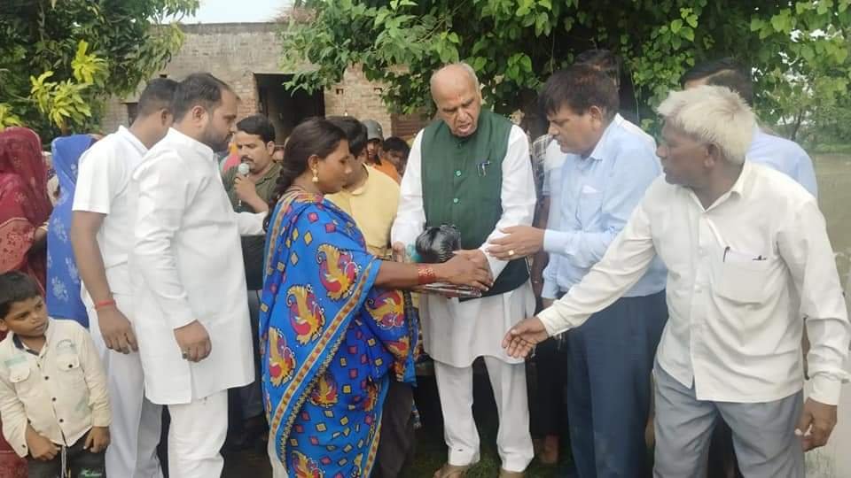 डुमरियागंज सांसद श्री जगदंबिका पाल ने बाढ़ प्रभावित क्षेत्रों का दौरा कर लिया जायजा 2 डुमरियागंज सांसद श्री जगदंबिका पाल ने बाढ़ प्रभावित क्षेत्रों का दौरा कर लिया जायजा | New India Times