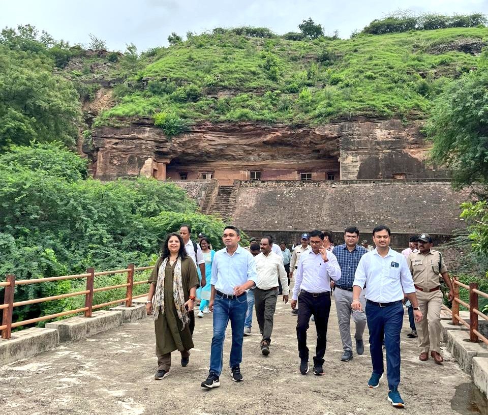 बाग में जीवाश्म उद्यान हेतु विकसित की जा रही है विभिन्न साइट्स का किया गया अवलोकन | New India Times