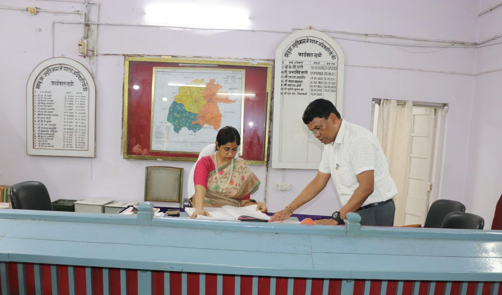 कलेक्टर द्वारा अनुविभागीय अधिकारी राजस्व झाबुआ कोर्ट का किया निरीक्षण | New India Times