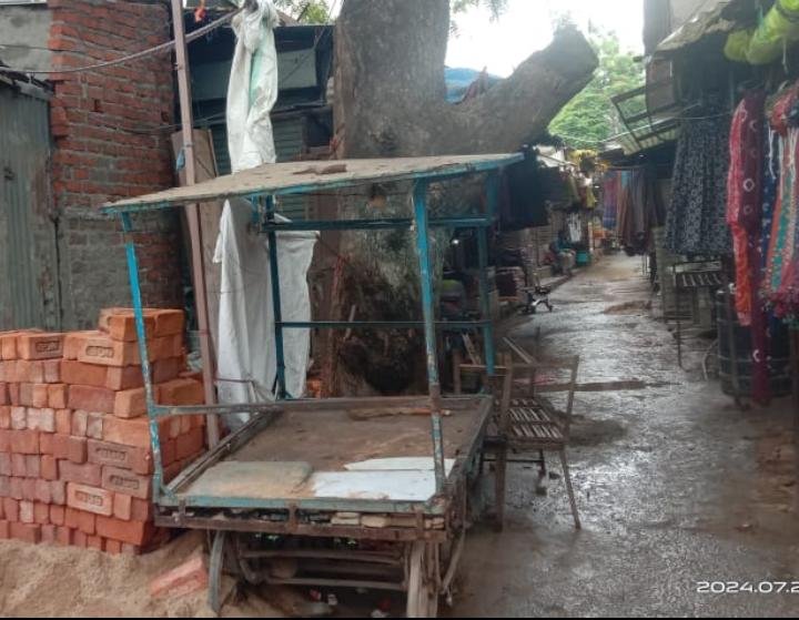 मामला मेन बाजार की दुकान के नामांतरण को लेकर लाखों का खेल 1 मामला मेन बाजार की दुकान के नामांतरण को लेकर लाखों का खेल | New India Times