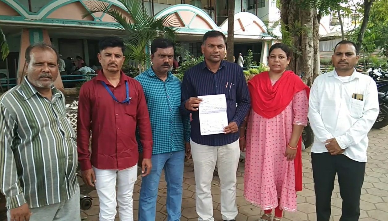 उपभोक्ता अधिकार संगठन ने निगम आयुक्त को ज्ञापन अमृत जलधारा योजना में पानी पीला बदबूदार, जंतु वाला निकलने की शिकायत की 1 उपभोक्ता अधिकार संगठन ने निगम आयुक्त को ज्ञापन अमृत जलधारा योजना में पानी पीला बदबूदार, जंतु वाला निकलने की शिकायत की | New India Times