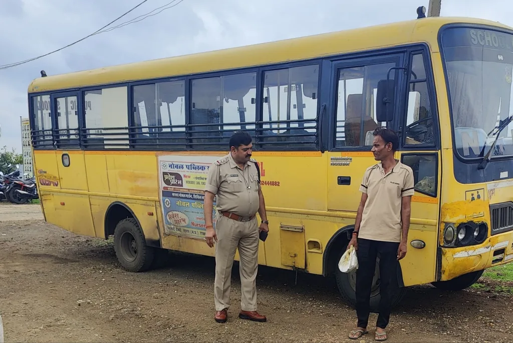 देवरी में स्कूल बसों की चेकिंग का अभियान पुलिस ने किया शुरू | New India Times