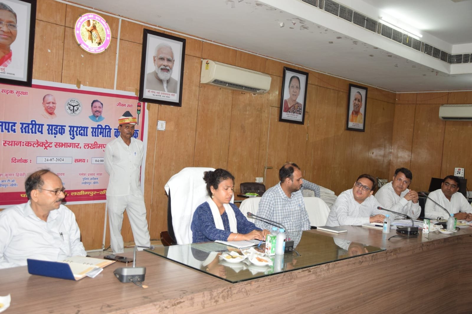 मानक के अनुरूप संचालित हो स्कूली वाहन, कराएं स्कूली वाहनों का फिटनेस: डीएम | New India Times