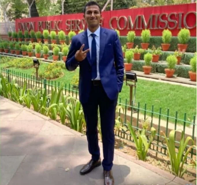 असिस्टेंट कमांडेंट के पद पर अश्विन बामनिया का हुआ चयन, आकास संगठन ने किया सम्मानित 3 असिस्टेंट कमांडेंट के पद पर अश्विन बामनिया का हुआ चयन, आकास संगठन ने किया सम्मानित | New India Times