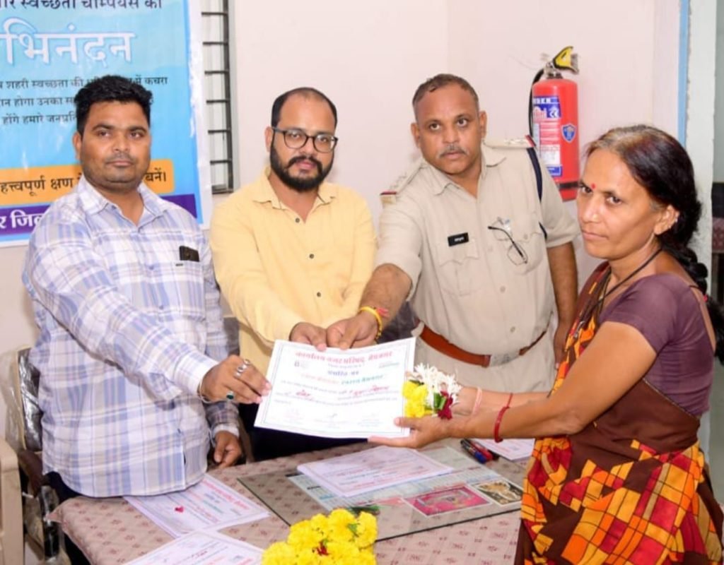 मेघनगर में सफाई अपनाओ अभियान कार्यक्रम संपन्न | New India Times