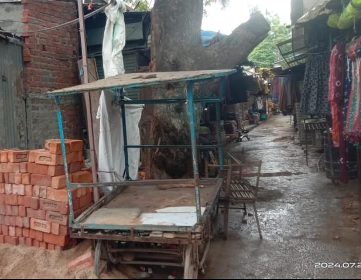 मामला मेन बाजार की दुकान के नामांतरण को लेकर लाखों का खेल 2 मामला मेन बाजार की दुकान के नामांतरण को लेकर लाखों का खेल | New India Times