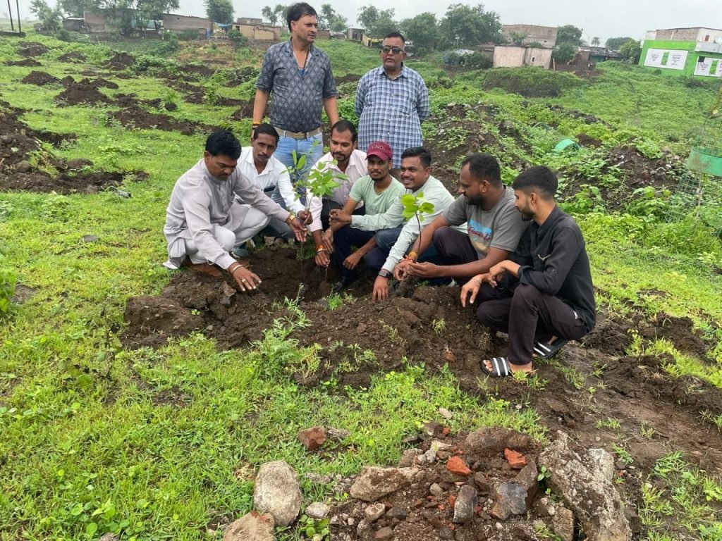 एक पौधा मां के नाम अंतर्गत ग्राम पंचायत ज्ञानपुरा में किया गया पौधारोपण | New India Times