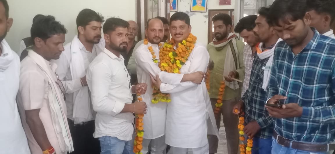 मेघनगर कांग्रेस कार्यालय पर नव नियुक्त युवक कांग्रेस जिला अध्यक्ष का किया गया ज़ोरदार स्वागत 1 मेघनगर कांग्रेस कार्यालय पर नव नियुक्त युवक कांग्रेस जिला अध्यक्ष का किया गया ज़ोरदार स्वागत | New India Times