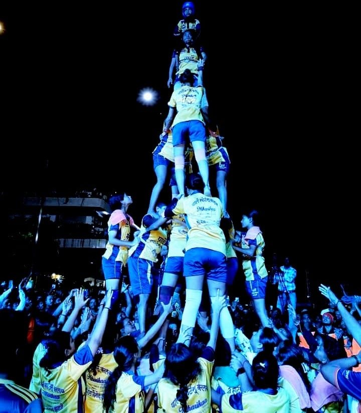 चुनावी हांडी: बंबई की लड़कियों ने संभाला जामनेर का मैदान, क्रेन से भरभरा कर गिरा झूमर, भाजपा के दो कार्यकर्ता घायल 1 चुनावी हांडी: बंबई की लड़कियों ने संभाला जामनेर का मैदान, क्रेन से भरभरा कर गिरा झूमर, भाजपा के दो कार्यकर्ता घायल | New India Times