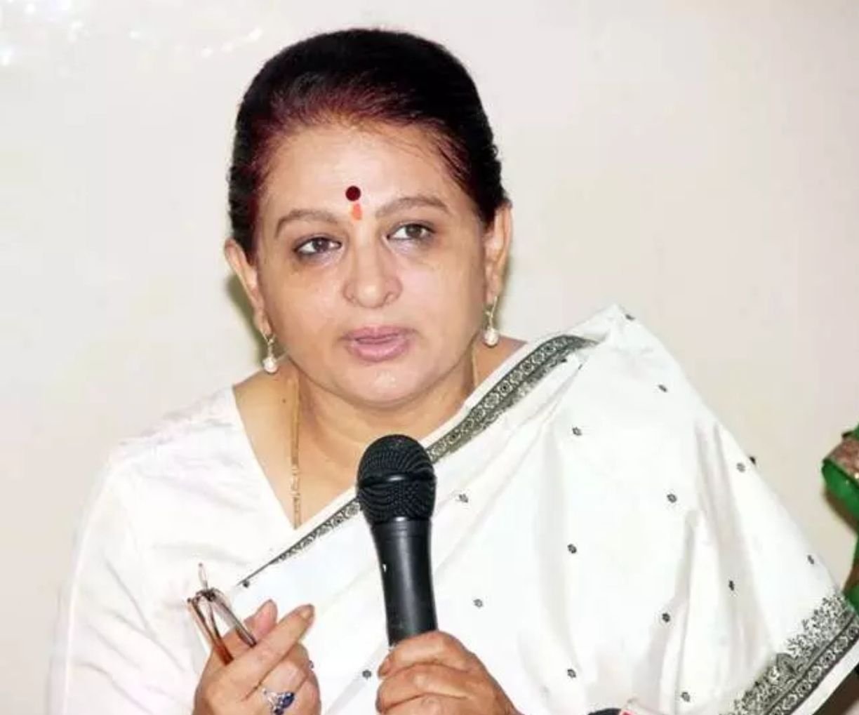 बुरहानपुर विधायक अर्चना चिटनिस दीदी ने नागरिकों से की अपील: आधार सेवाओं के लिए 5 अगस्त 2024 से लगने वाले 16 दिवसीय शिविर का अधिक से अधिक उठाएं लाभ 1 बुरहानपुर विधायक अर्चना चिटनिस दीदी ने नागरिकों से की अपील: आधार सेवाओं के लिए 5 अगस्त 2024 से लगने वाले 16 दिवसीय शिविर का अधिक से अधिक उठाएं लाभ | New India Times