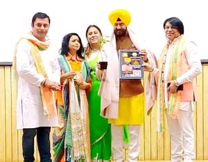 एक शाम तिरंगे के नाम कार्यक्रम का हुआ भव्य आयोजन 2 एक शाम तिरंगे के नाम कार्यक्रम का हुआ भव्य आयोजन | New India Times