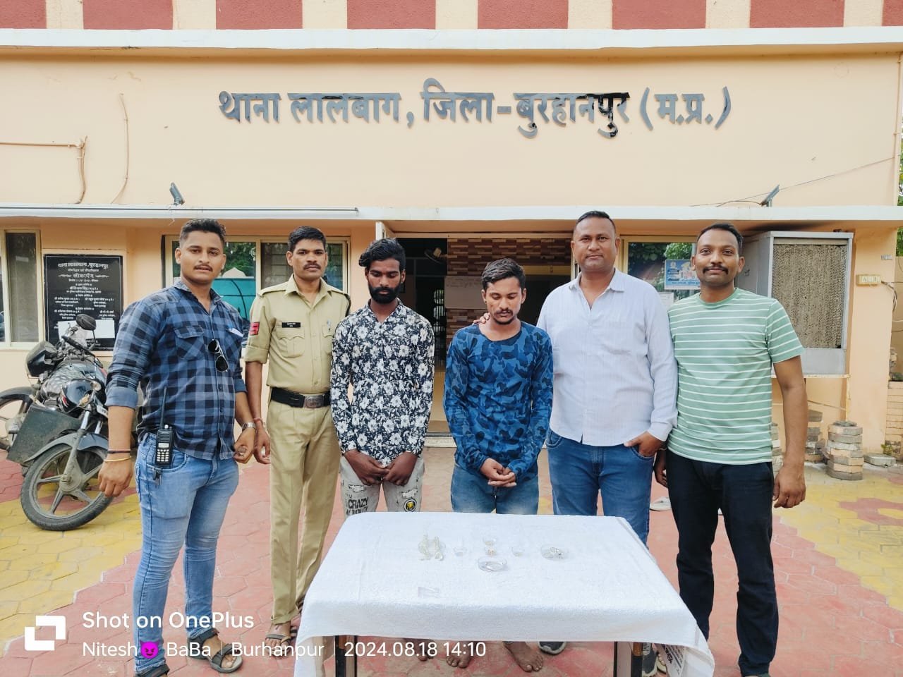 बैंक कॉलोनी से चोरी करने वाले दो आरोपियों को लालबाग पुलिस ने किया गिरफ्तार, आरोपियों के कब्जे से 75,000 के गहने जप्त | New India Times
