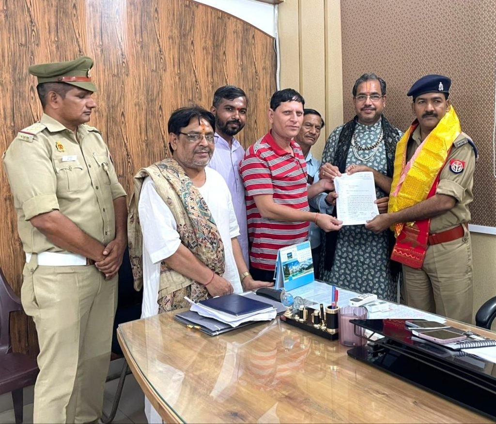 नये यातायात पुलिस अधीक्षक को दिया यातायात रूट प्लान&nbsp;&nbsp; | New India Times