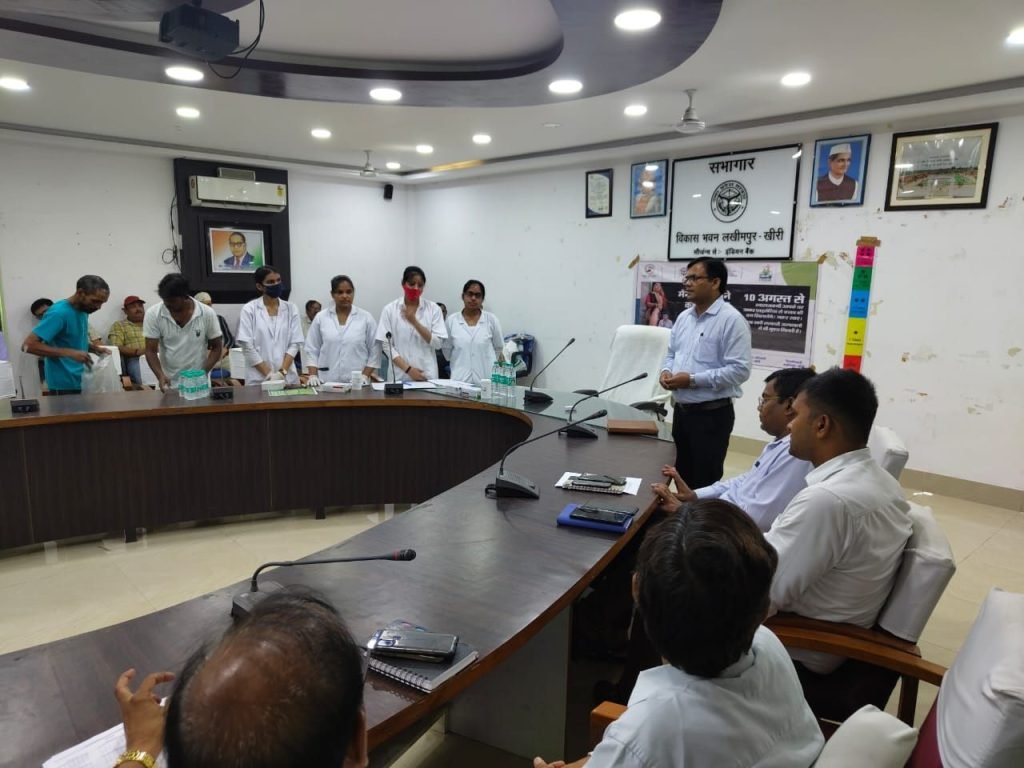 सीडीओ सहित 70 अधिकारियों और कर्मचारियों ने खाई फाइलेरिया की दवा 2 सीडीओ सहित 70 अधिकारियों और कर्मचारियों ने खाई फाइलेरिया की दवा | New India Times