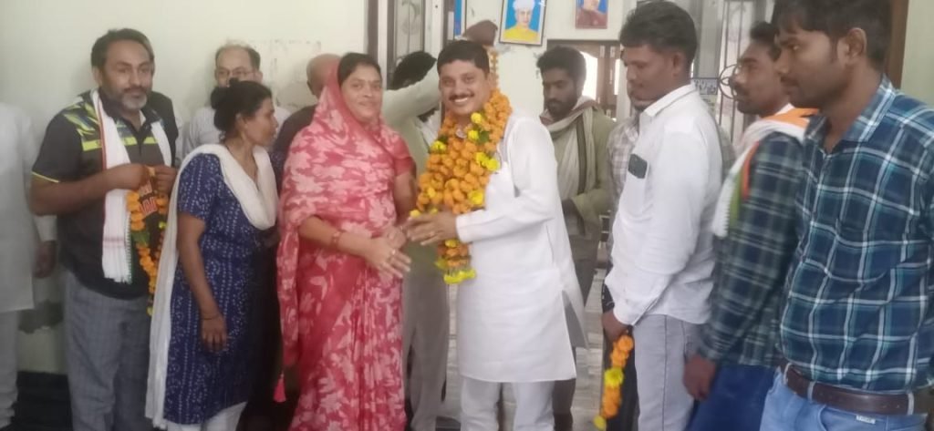 मेघनगर कांग्रेस कार्यालय पर नव नियुक्त युवक कांग्रेस जिला अध्यक्ष का किया गया ज़ोरदार स्वागत 2 मेघनगर कांग्रेस कार्यालय पर नव नियुक्त युवक कांग्रेस जिला अध्यक्ष का किया गया ज़ोरदार स्वागत | New India Times