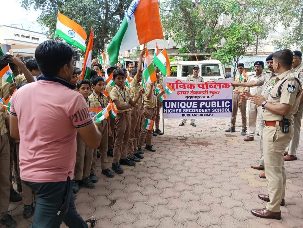 यूनिक पब्लिक स्कूल के बच्चों ने थाना कोतवाली का किया दौरा 2 यूनिक पब्लिक स्कूल के बच्चों ने थाना कोतवाली का किया दौरा | New India Times