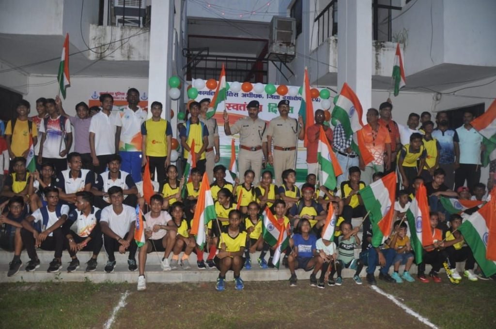 ‘‘हर घर तिरंगा’’ तथा ‘‘आजादी के रंग खाकी के संग’’ अभियान के तहत पुलिस ने थानों तथा कार्यालयों में लहराया तिरंगा 3 ‘‘हर घर तिरंगा’’ तथा ‘‘आजादी के रंग खाकी के संग’’ अभियान के तहत पुलिस ने थानों तथा कार्यालयों में लहराया तिरंगा | New India Times