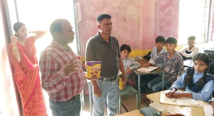 रोटरी क्लब अपना मेघनगर ने स्कूली बच्चों को वितरण की चॉकलेट 3 रोटरी क्लब अपना मेघनगर ने स्कूली बच्चों को वितरण की चॉकलेट | New India Times