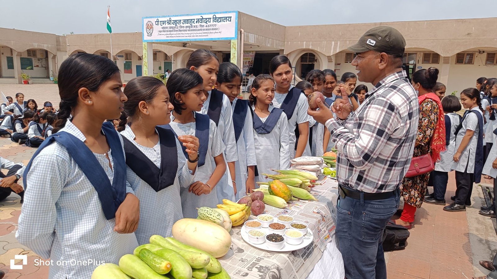 पीएम श्री जवाहर नवोदय विद्यालय थांदला में छात्र-छात्राओं का स्वास्थ्य परीक्षण जांच एवं परामर्श के साथ रोचक मनोहारी पोषण प्रदर्शनी का किया गया आयोजन | New India Times