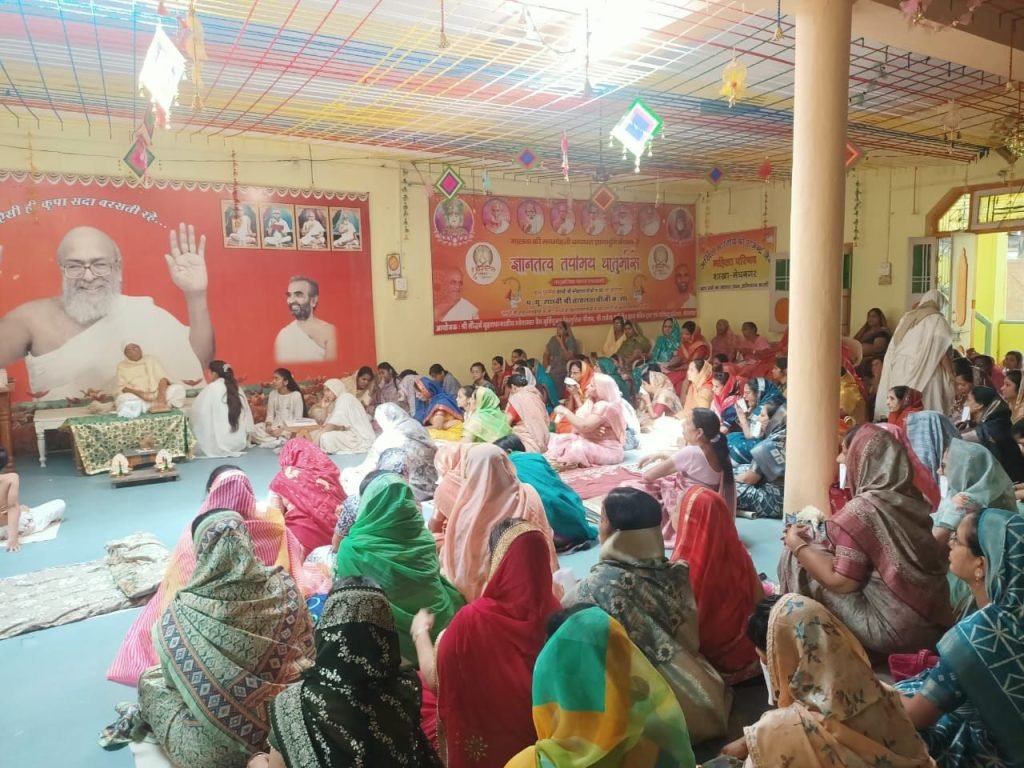 पर्युषण महापर्व प्रारंभ, 200 से अधिक श्रावक श्राविका ने लिए 4 महाविगई के पच्चखान 2 पर्युषण महापर्व प्रारंभ, 200 से अधिक श्रावक श्राविका ने लिए 4 महाविगई के पच्चखान | New India Times