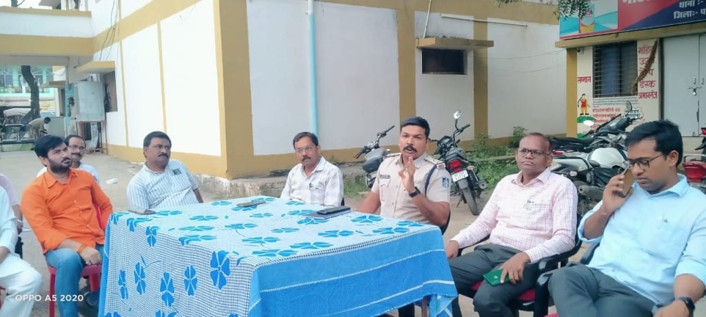 आगामी त्यौहारों को लेकर थाना अमानगंज में शांति समिति की बैठक संपन्न 2 आगामी त्यौहारों को लेकर थाना अमानगंज में शांति समिति की बैठक संपन्न | New India Times