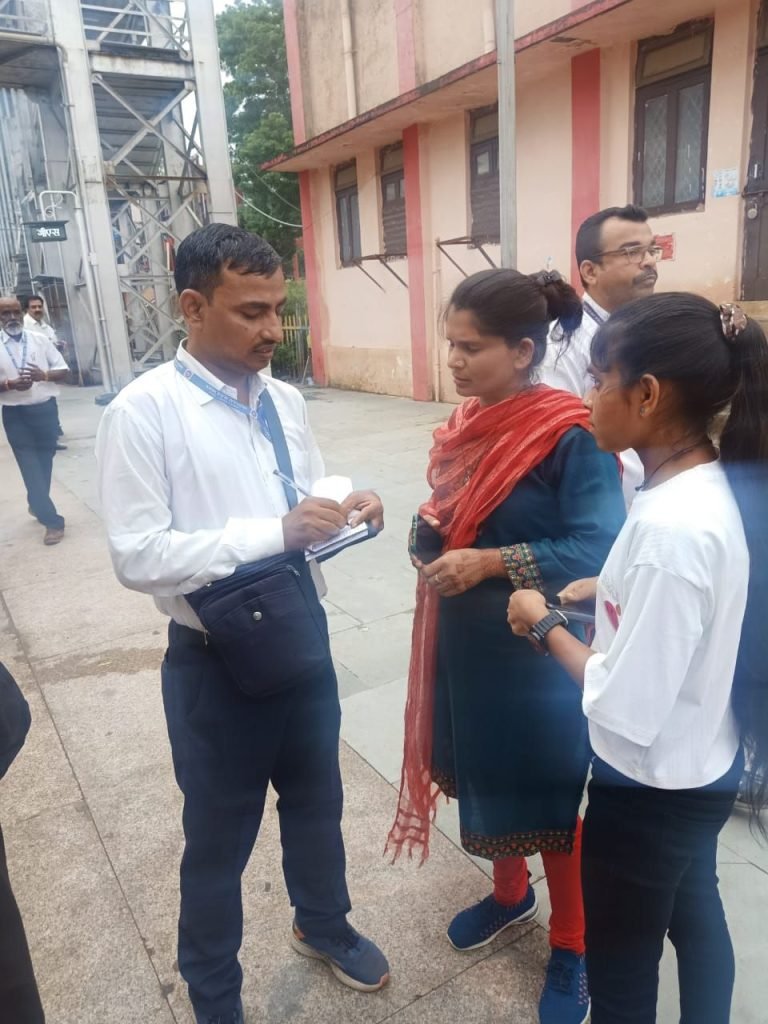 किला बंदी टिकट चेकिंग अभियान में बिना टिकट यात्रा करते पकड़े गए 136 यात्री 3 किला बंदी टिकट चेकिंग अभियान में बिना टिकट यात्रा करते पकड़े गए 136 यात्री | New India Times