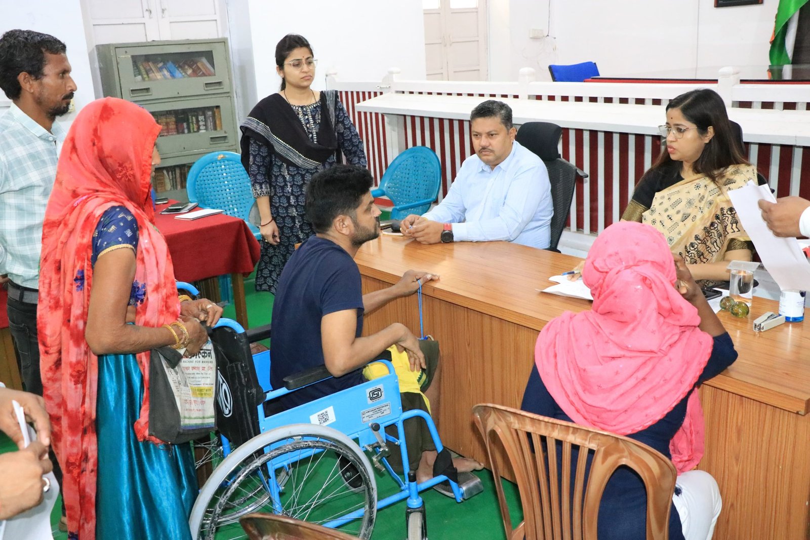 कलेक्टर द्वारा जनसुनवाई में प्राप्त आवेदनों के तत्काल निराकरण के दिए निर्देश 1 कलेक्टर द्वारा जनसुनवाई में प्राप्त आवेदनों के तत्काल निराकरण के दिए निर्देश | New India Times