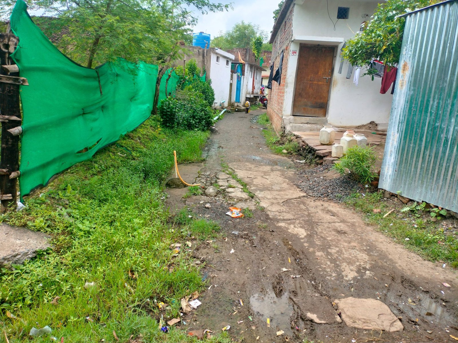 पटेल वार्ड के करीब 150 फीट दूरी के रास्ते को बनाने में अक्षम साबित हो रही है नगरपालिका देवरी, पार्षद द्वारा कई बार आवेदन देने के बाद भी नहीं हो रही है सुनवाई 1 पटेल वार्ड के करीब 150 फीट दूरी के रास्ते को बनाने में अक्षम साबित हो रही है नगरपालिका देवरी, पार्षद द्वारा कई बार आवेदन देने के बाद भी नहीं हो रही है सुनवाई | New India Times