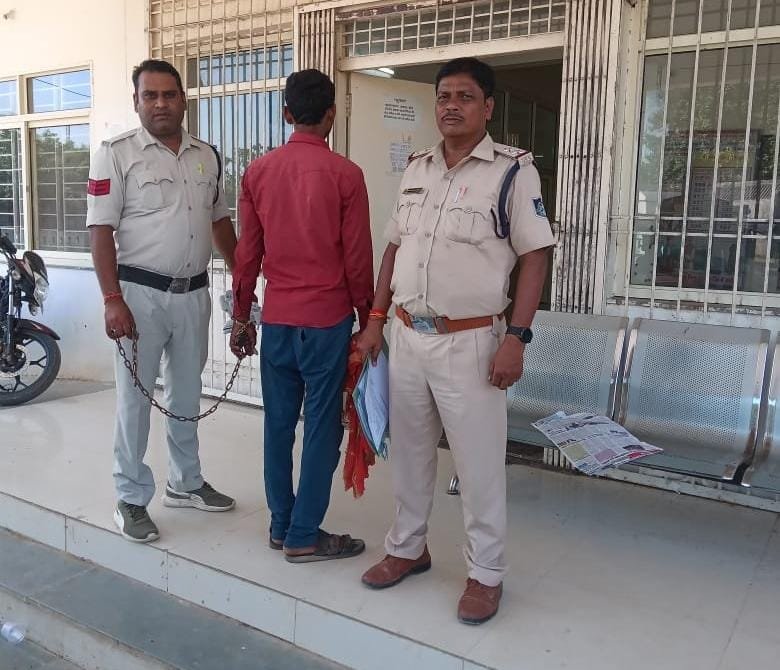 भिंड थाना दबोह पुलिस द्वारा बलात्कार के आरोपी को चन्द घण्टों मे किया गिरफ्तार 1 भिंड थाना दबोह पुलिस द्वारा बलात्कार के आरोपी को चन्द घण्टों मे किया गिरफ्तार | New India Times