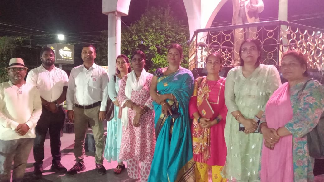 प्रोटान शिक्षक संघ ने कैंडल मार्च निकालकर संजीव कुमार को दी श्रद्धांजलि | New India Times