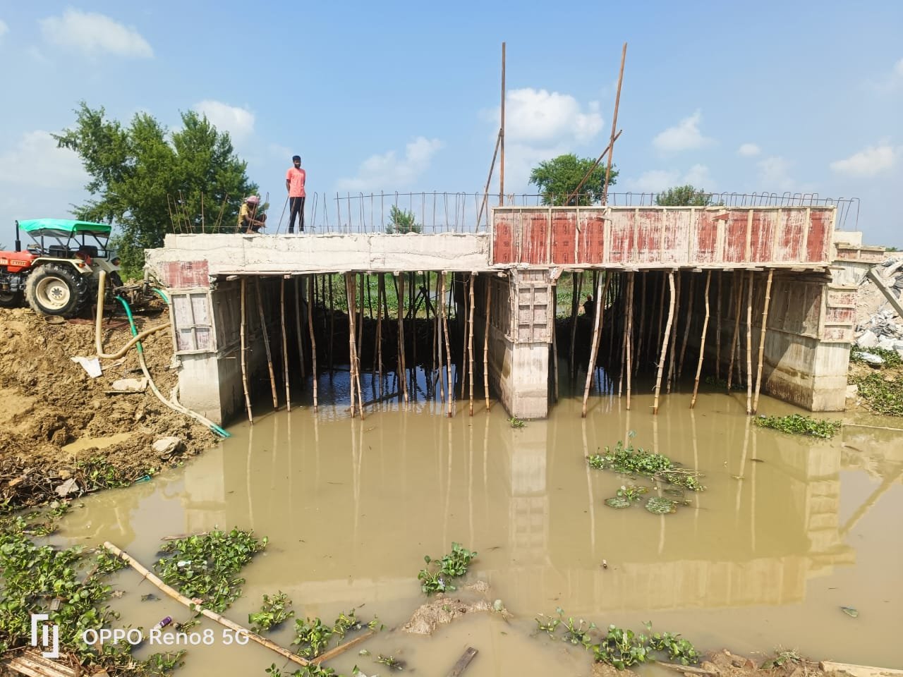विरोधी पक्ष नेता श्री माता प्रसाद पांडेय जी के निर्देश पर रूका हुआ पुल का काम दोबारा हुआ शुरू 1 विरोधी पक्ष नेता श्री माता प्रसाद पांडेय जी के निर्देश पर रूका हुआ पुल का काम दोबारा हुआ शुरू | New India Times
