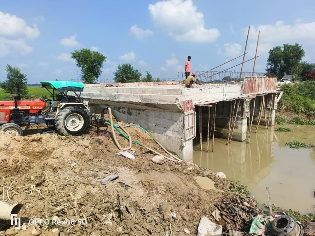 विरोधी पक्ष नेता श्री माता प्रसाद पांडेय जी के निर्देश पर रूका हुआ पुल का काम दोबारा हुआ शुरू 2 विरोधी पक्ष नेता श्री माता प्रसाद पांडेय जी के निर्देश पर रूका हुआ पुल का काम दोबारा हुआ शुरू | New India Times