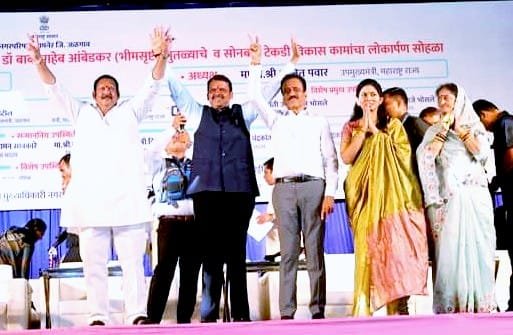 आरक्षण गारंटी के चक्रव्यूह में घिरी भाजपा को "छत्रपति" के परिवार का सहारा, भोसले ने की गिरीश महाजन को जितवाने की अपील 1 आरक्षण गारंटी के चक्रव्यूह में घिरी भाजपा को "छत्रपति" के परिवार का सहारा, भोसले ने की गिरीश महाजन को जितवाने की अपील | New India Times