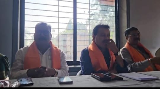 महाविकास आघाड़ी की शिवसेना का कांग्रेस के प्रति विरोध, नंदुरबार जिले में जलाई विरोध की मशाल | New India Times