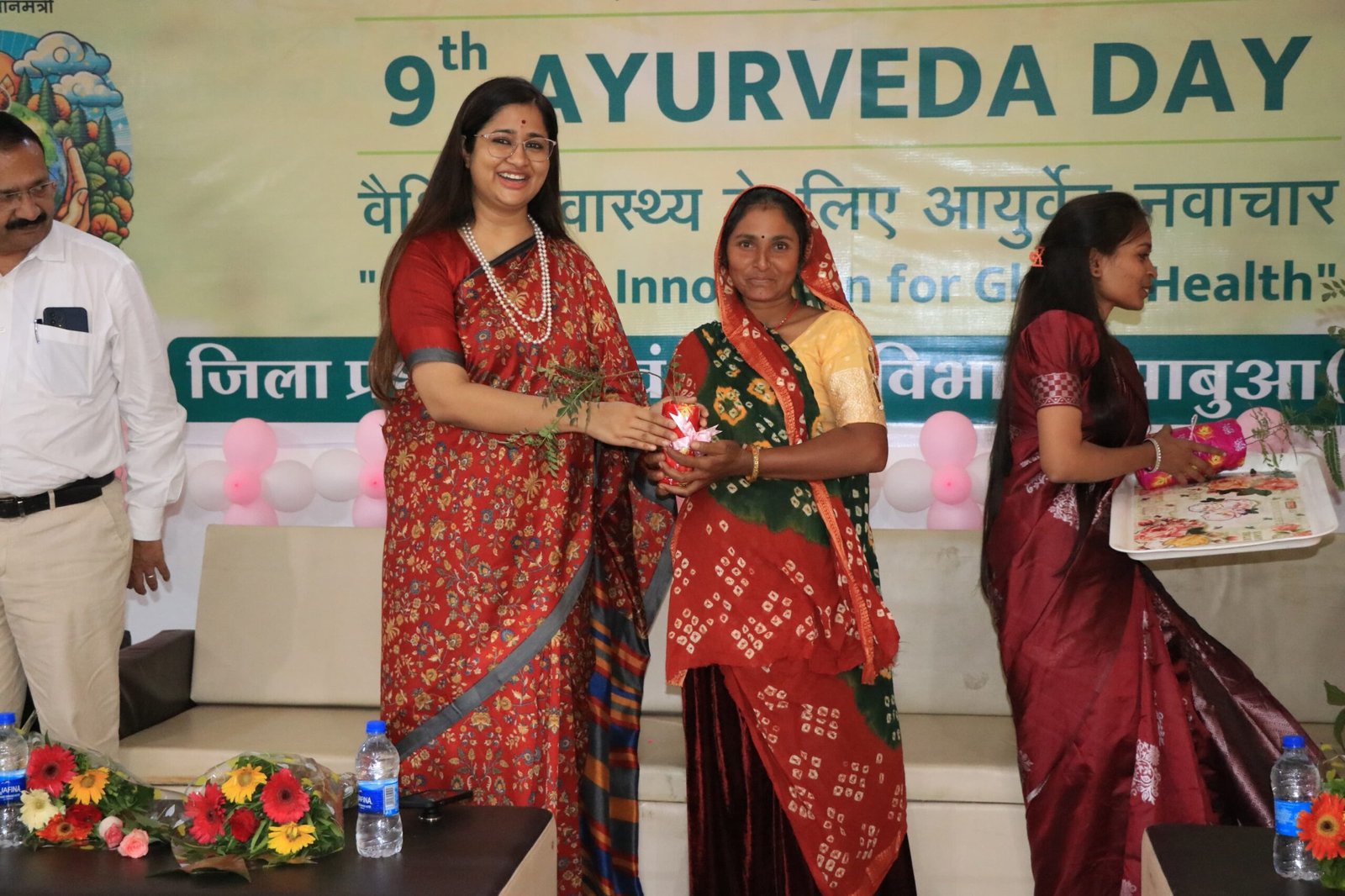 धन्वन्तरि की जयंती के अवसर पर “नवम् आयुर्वेद दिवस” आयोजित आयुर्वेद विरासत के रूप हमारे साथ जीवित है एवं रिसर्च के नये आयाम प्रस्तुत कर रहा है: कलेक्टर 1 धन्वन्तरि की जयंती के अवसर पर “नवम् आयुर्वेद दिवस” आयोजित आयुर्वेद विरासत के रूप हमारे साथ जीवित है एवं रिसर्च के नये आयाम प्रस्तुत कर रहा है: कलेक्टर | New India Times