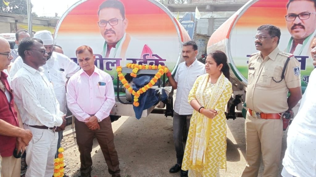 इंदिरा चौक दमुआ में कांग्रेसियों ने राष्ट्रपिता महात्मा गांधी को अर्पित किए श्रद्धा सुमन 2 इंदिरा चौक दमुआ में कांग्रेसियों ने राष्ट्रपिता महात्मा गांधी को अर्पित किए श्रद्धा सुमन | New India Times