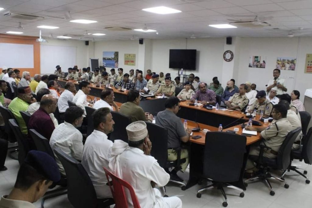 झाँकी पंडालों एवं गरबा स्थलों पर CCTV कैमरे अनिवार्य रूप से लगवाएं : पुलिस आयुक्त श्री हरिनारायणाचारी मिश्र 2 झाँकी पंडालों एवं गरबा स्थलों पर CCTV कैमरे अनिवार्य रूप से लगवाएं : पुलिस आयुक्त श्री हरिनारायणाचारी मिश्र | New India Times