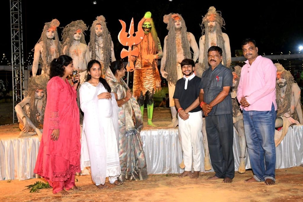 नवरात्रि महोत्सव का ऐतिहासिक समापन, प्रसिद्ध धार्मिक धाम फूट तालाब में 50 हजार से अधिक लोग पहुंचे, सुरेश चन्द्र जैन पप्पू भैया ने कहा: हम धार्मिक भव्यता की ओर बढ़ रहे हैं लेकिन सपना पूरा होना अभी बाकी है 3 नवरात्रि महोत्सव का ऐतिहासिक समापन, प्रसिद्ध धार्मिक धाम फूट तालाब में 50 हजार से अधिक लोग पहुंचे, सुरेश चन्द्र जैन पप्पू भैया ने कहा: हम धार्मिक भव्यता की ओर बढ़ रहे हैं लेकिन सपना पूरा होना अभी बाकी है | New India Times