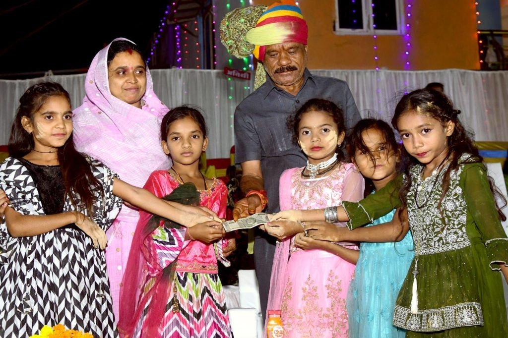 नवरात्रि महोत्सव का ऐतिहासिक समापन, प्रसिद्ध धार्मिक धाम फूट तालाब में 50 हजार से अधिक लोग पहुंचे, सुरेश चन्द्र जैन पप्पू भैया ने कहा: हम धार्मिक भव्यता की ओर बढ़ रहे हैं लेकिन सपना पूरा होना अभी बाकी है 4 नवरात्रि महोत्सव का ऐतिहासिक समापन, प्रसिद्ध धार्मिक धाम फूट तालाब में 50 हजार से अधिक लोग पहुंचे, सुरेश चन्द्र जैन पप्पू भैया ने कहा: हम धार्मिक भव्यता की ओर बढ़ रहे हैं लेकिन सपना पूरा होना अभी बाकी है | New India Times