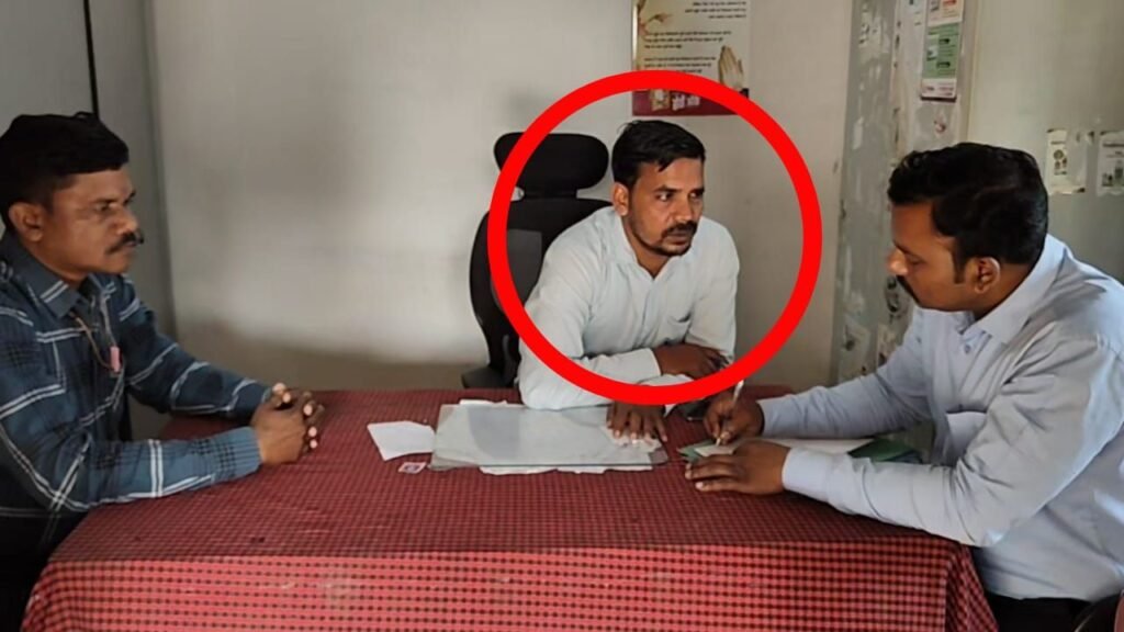 बिना रिश्वत के नहीं चल रहा है काम, जानवरों के डॉक्टर को रिश्वत लेते हुए लोकायुक्त ने कर लिया गिरफ्तार, भ्रष्टाचारियों से जिला&nbsp; त्रस्त | New India Times