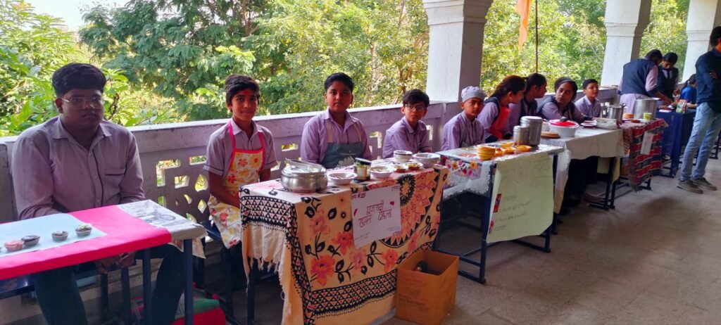 शारदा विद्या मंदिर में स्वावलंबन मेले का हुआ भव्य आयोजन, दीप प्रज्वलन से हुआ शुभारंभ, बच्चों के हुनर और आत्मनिर्भरता को मिला समाज का भरपूर समर्थन | New India Times