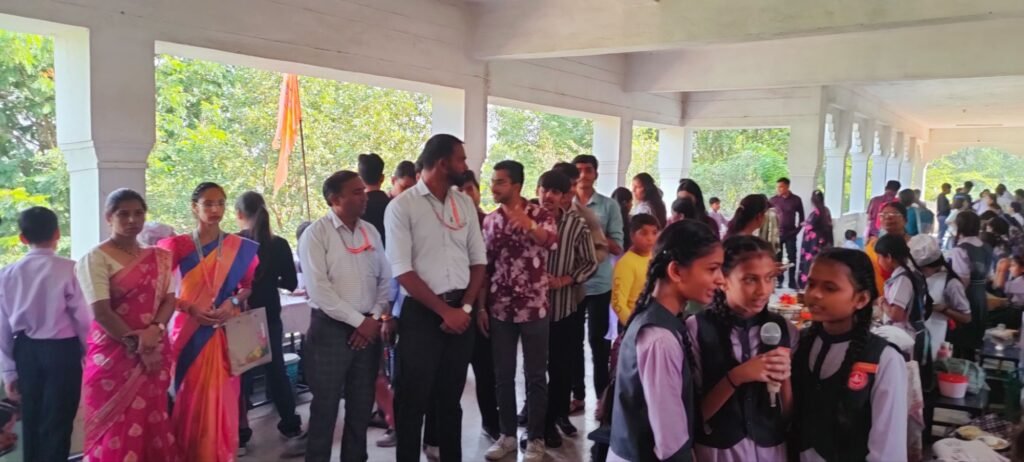 शारदा विद्या मंदिर में स्वावलंबन मेले का हुआ भव्य आयोजन, दीप प्रज्वलन से हुआ शुभारंभ, बच्चों के हुनर और आत्मनिर्भरता को मिला समाज का भरपूर समर्थन | New India Times