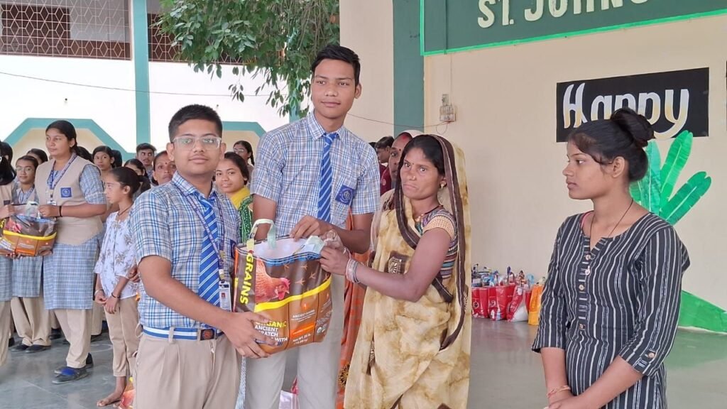 स्कूली बच्चों ने दिखाया बड़ा दिल, दीपावली पर्व पर ज़रूरतमंदों को बांटा राशन किट, सेंटजान्स स्कूल के बच्चों ने की ग़रीबों की मदद 2 स्कूली बच्चों ने दिखाया बड़ा दिल, दीपावली पर्व पर ज़रूरतमंदों को बांटा राशन किट, सेंटजान्स स्कूल के बच्चों ने की ग़रीबों की मदद | New India Times