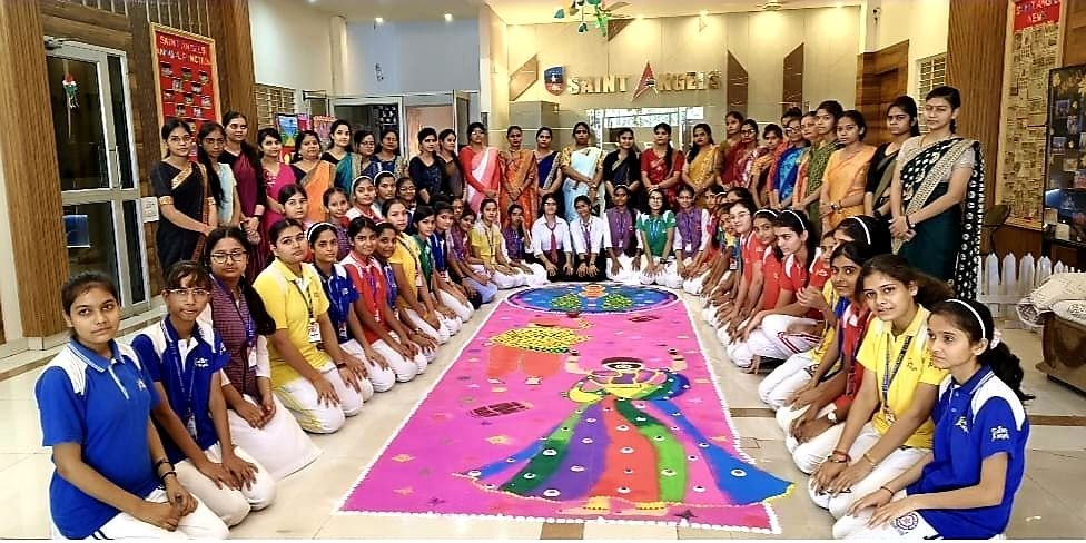 सेंट एंजेल्स में हर्षोल्लास के साथ मनाया गया दीपावली पर्व 2 सेंट एंजेल्स में हर्षोल्लास के साथ मनाया गया दीपावली पर्व | New India Times