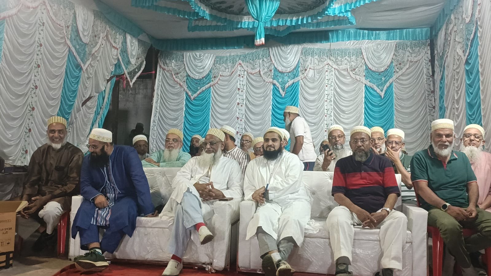 बुरहानपुर में बोहरा समाज द्वारा APL टेनिस टूर्नामेंट का आयोजन, जिसका पहली बार लाइव यू ट्यूब पर कवरेज 1 बुरहानपुर में बोहरा समाज द्वारा APL टेनिस टूर्नामेंट का आयोजन, जिसका पहली बार लाइव यू ट्यूब पर कवरेज | New India Times