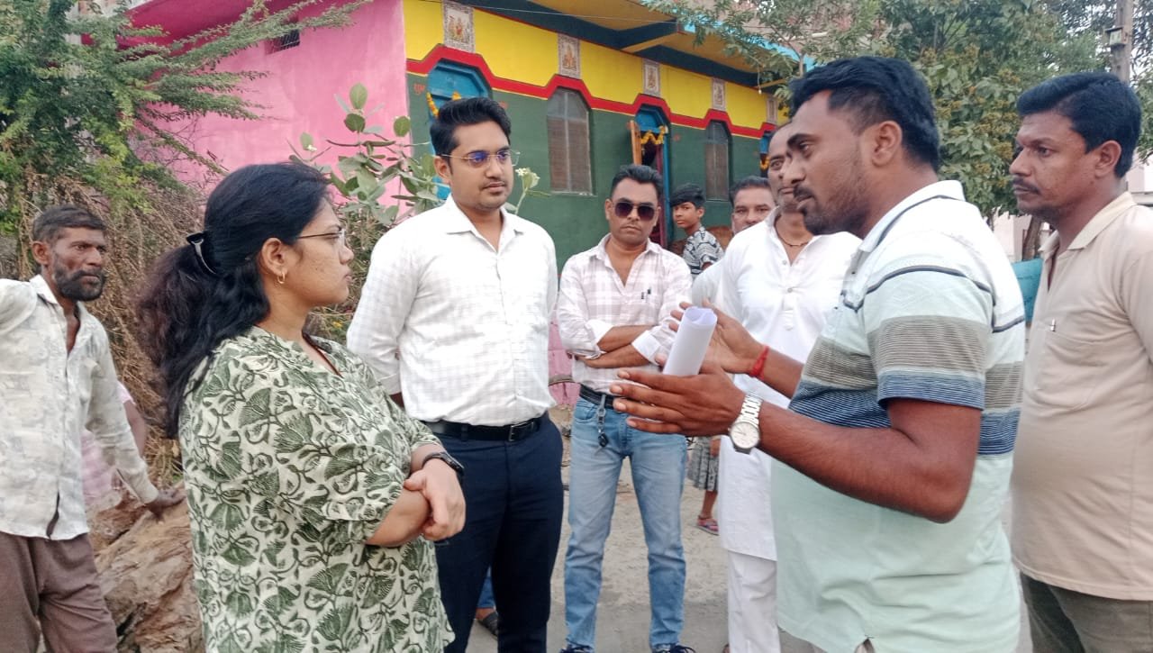 पटेल वार्ड में सीएमओ द्वारा भेदभाव करने के मामले में खबर प्रकाशित होने पर एसडीएम ने किया पटेल वार्ड का औचक निरीक्षण, निरीक्षण के दौरान समस्याएं देख एसडीएम ने सीएमओ को लगाई फटकार | New India Times