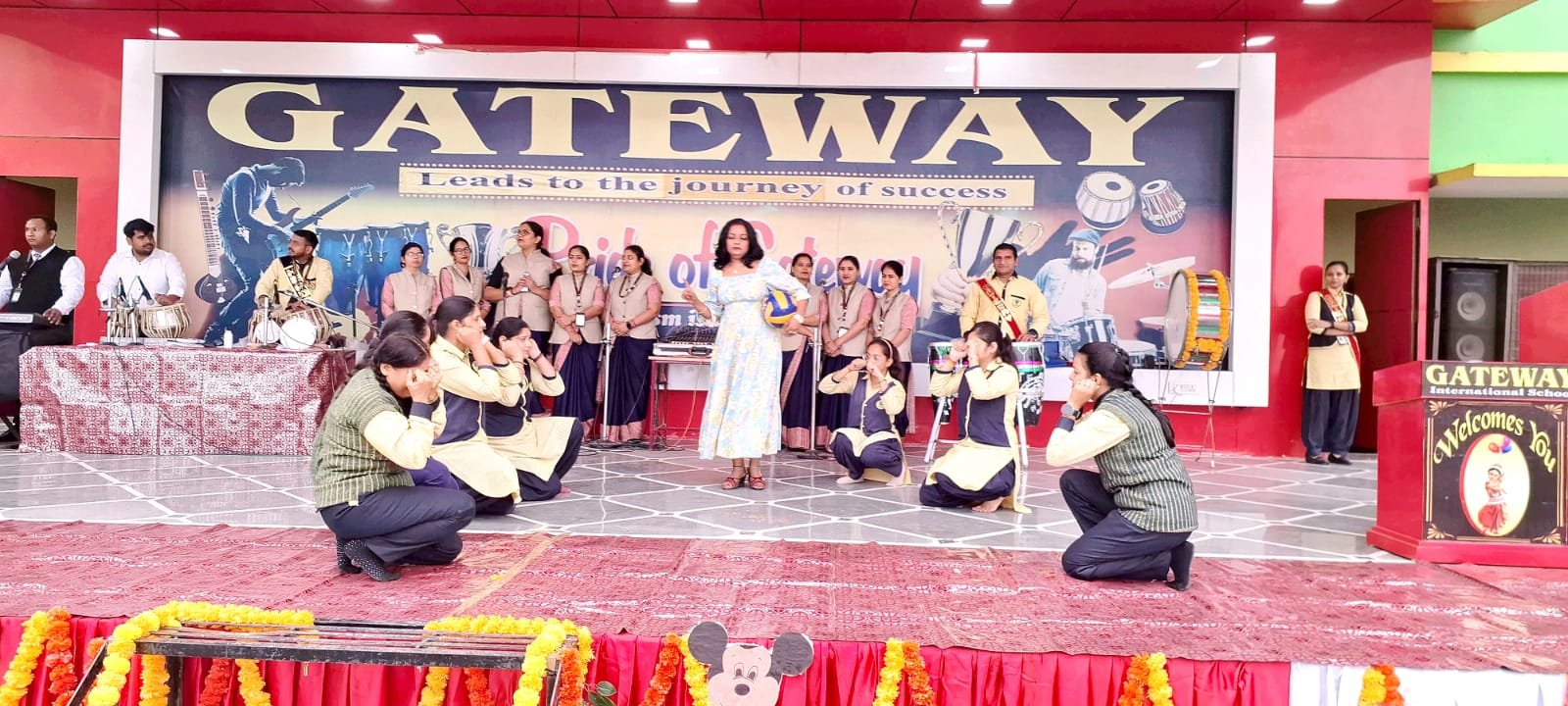 गेटवे इंटरनेशनल स्कूल में बाल दिवस पर हुए रंगारंग सांस्कृतिक कार्यक्रम | New India Times