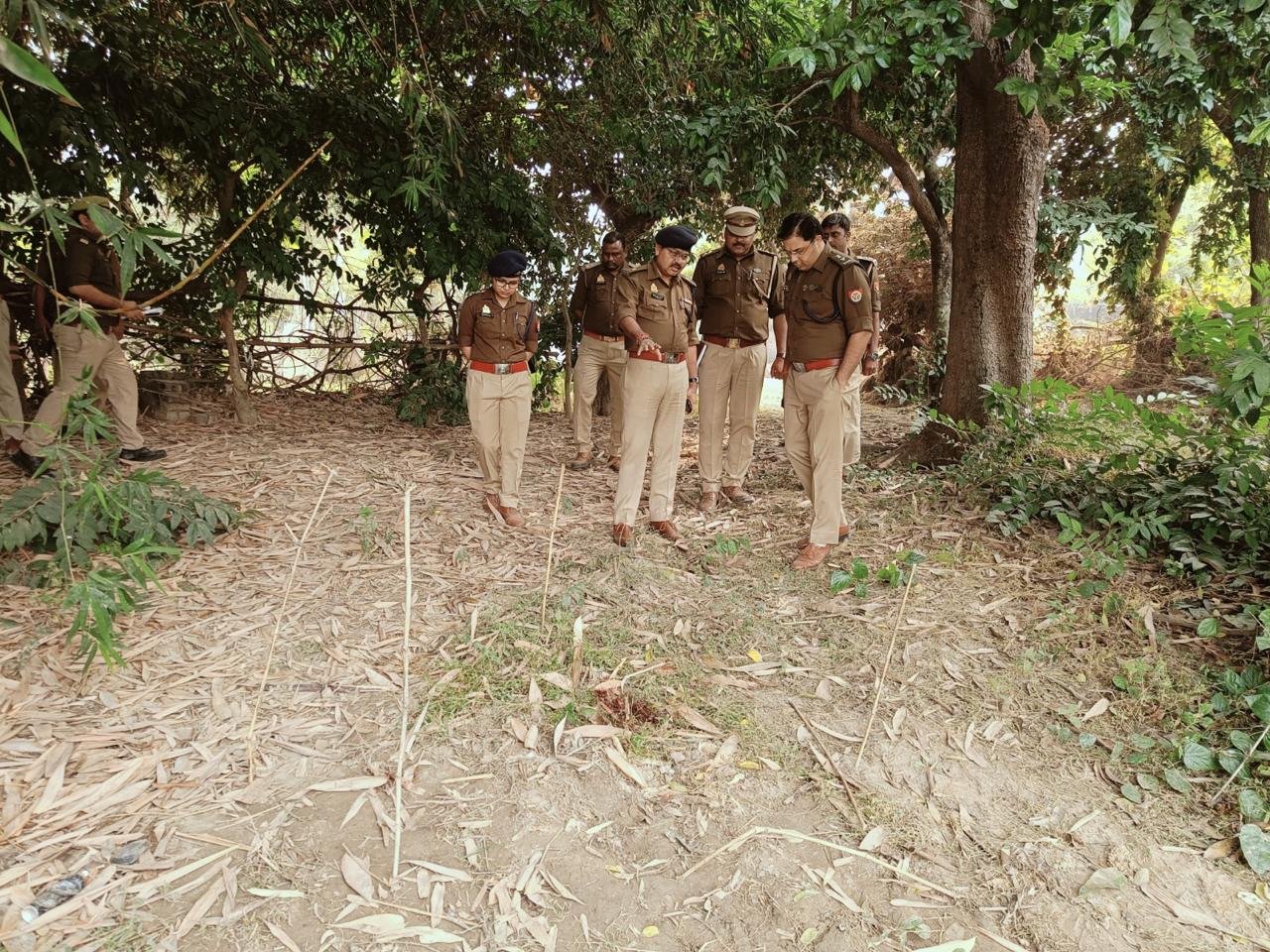 महिला की फावड़े से काटकर हत्या, सुबह निकली थी घर से, खेत में मिली लाश, गांव के युवक पर हत्या का आरोप | New India Times