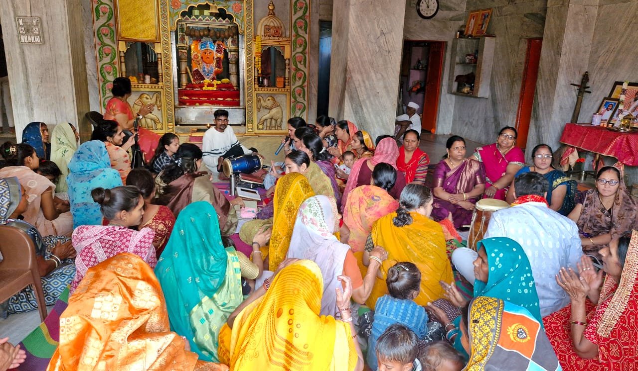 प्रसिद्ध धार्मिक धाम श्री वनेश्वर मारुति नंदन कुटीर हनुमान मंदिर फूट तालाब में अन्नकूट उत्सव संपन्न बड़ी संख्या में श्रद्धालुओं ने फुट तालाब पहुंचकर लिया धर्म लाभ | New India Times