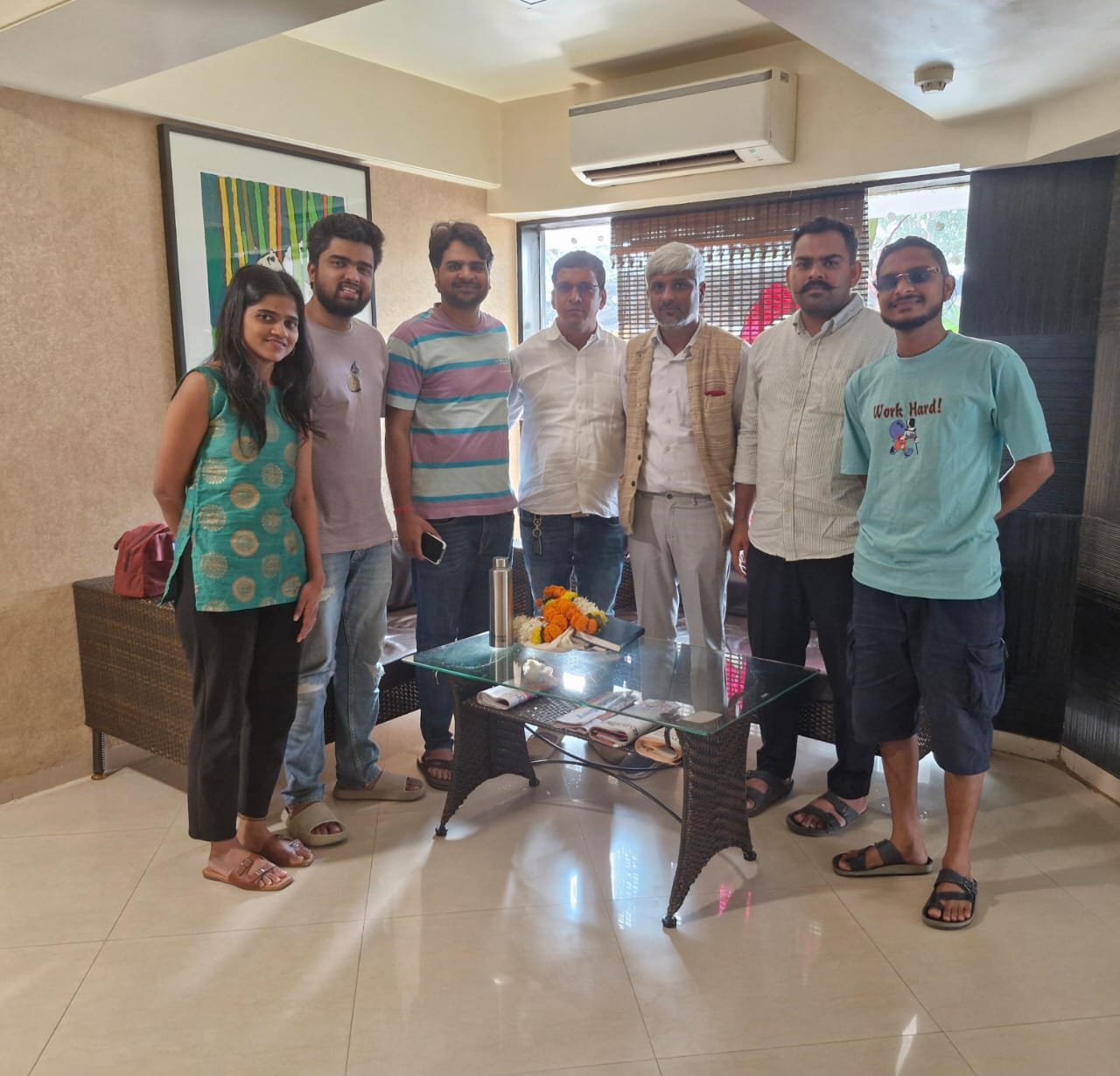 सारेगामापा फेम गायक रूपेश को मुंबई में मणेंद्र मिश्रा ने किया सम्मानित | New India Times